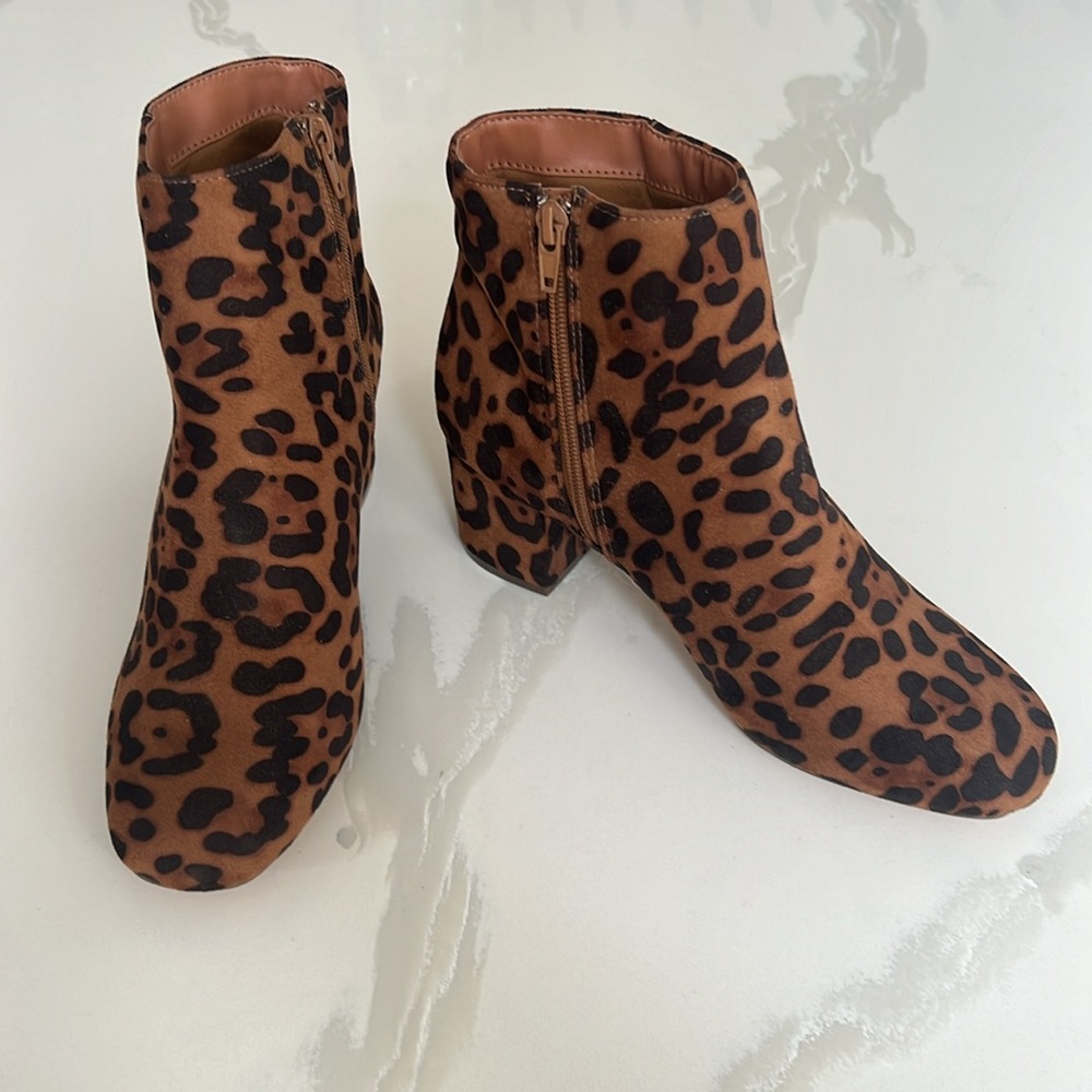 Charlotte Russe Jennah Leopard Brown Faux Suede Ankle Boot Womens Sz 8